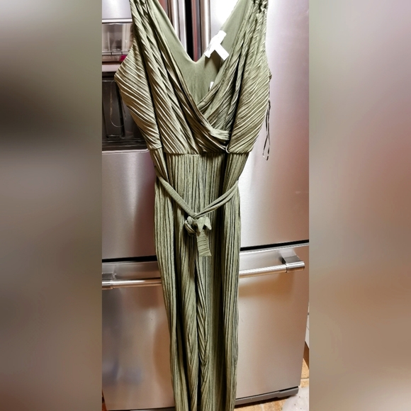 Olive Court jumpsuit - Picture 1 of 3